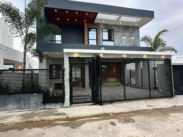 #297 - Casa para Venta en La Romana - La Romana