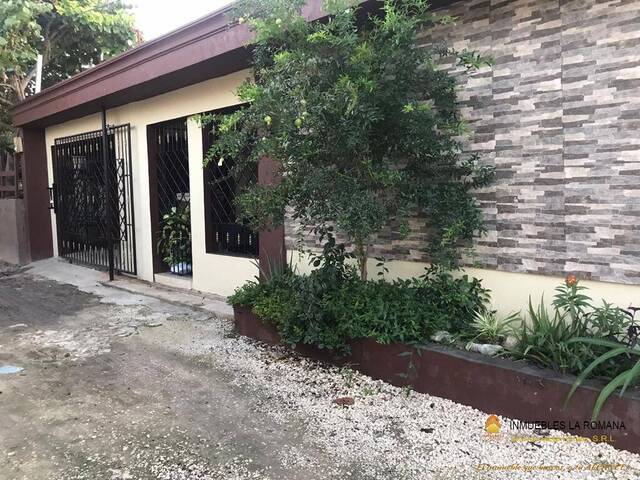 #299 - Casa para Venta en La Romana - La Romana - 2